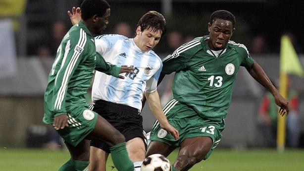 Utrecht, NETHERLANDS: Argentina's Lionel Messi (C) vies with Nigeria's Olubayo Adeemi (R) and Dele Adeleye during the final football match for the FIFA World Youth Championship in Utrecht, Netherlands, 02 July 2005. AFP PHOTO / Aris Messinis (Photo credit should read ARIS MESSINIS/AFP via Getty Imag