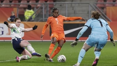 Women's World Cup qualifier: Dutch hit the front