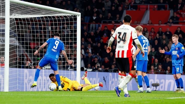 Troy Parrott of AZ Alkmaar scores a own goal making it 1-1 during the Dutch Eredivisie match between PSV v AZ Alkmaar at the Philips Stadium on March 7, 2026 in Eindhoven Netherlands (Photo by Photo Prestige/Soccrates/Getty Images)