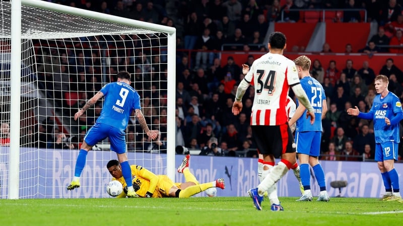 Troy Parrott of AZ Alkmaar scores a own goal making it 1-1 during the Dutch Eredivisie match between PSV v AZ Alkmaar at the Philips Stadium on March 7, 2026 in Eindhoven Netherlands (Photo by Photo Prestige/Soccrates/Getty Images)