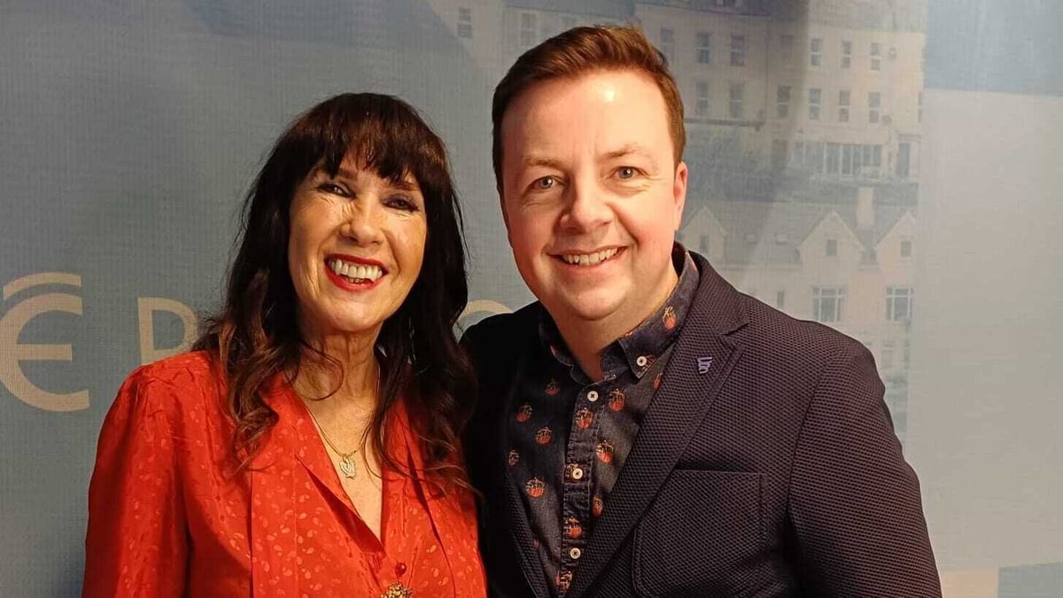 First play of Springsteen’s cover of ‘A Rainy Night in Soho’ 