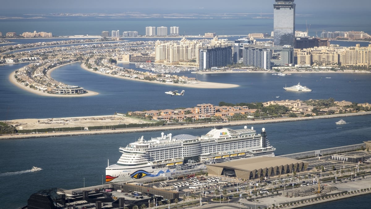 Brian Mac Giolla Choinnigh, múinteoir scoile, Dubai.  