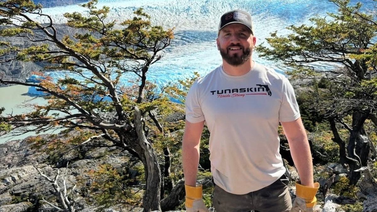 Thom Breathnach, iriseoir taistil. 