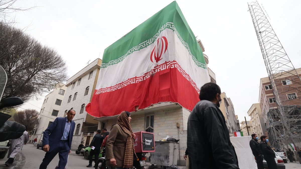 Tús Áite: An Cogadh sa Mhéanoirthear