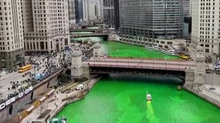 Chicago River dyed green for St Patrick’s Day