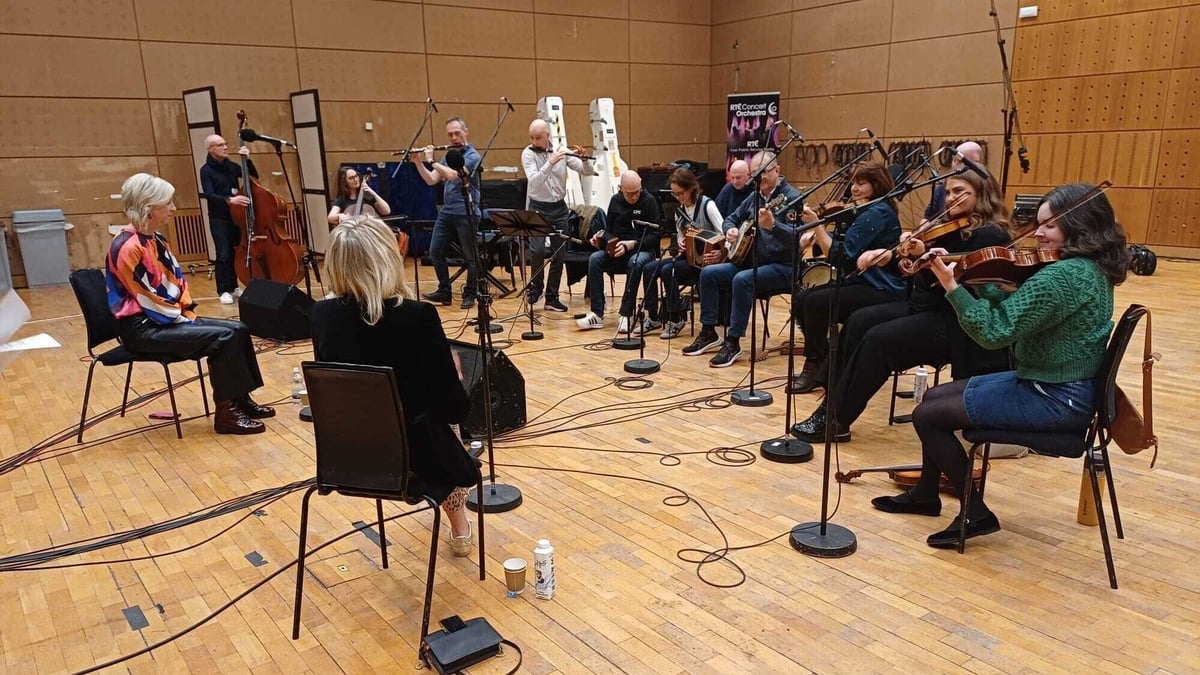 The Kilfenora Céilí Band perform live in studio