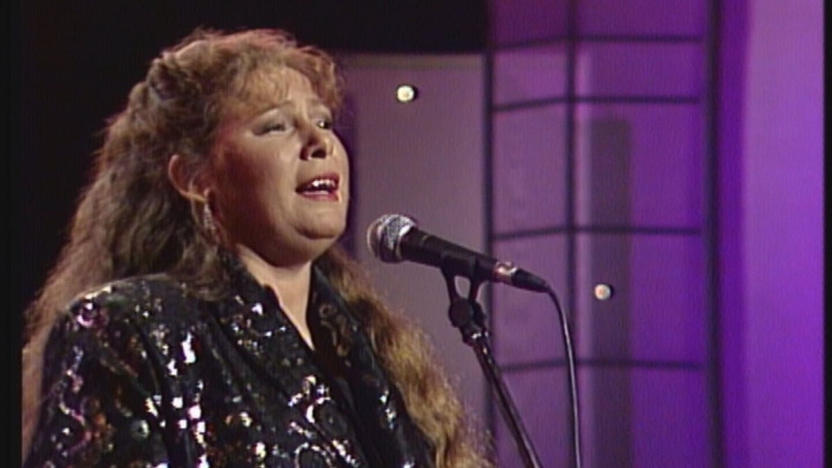 Irish folk legend Dolores Keane dies at 72