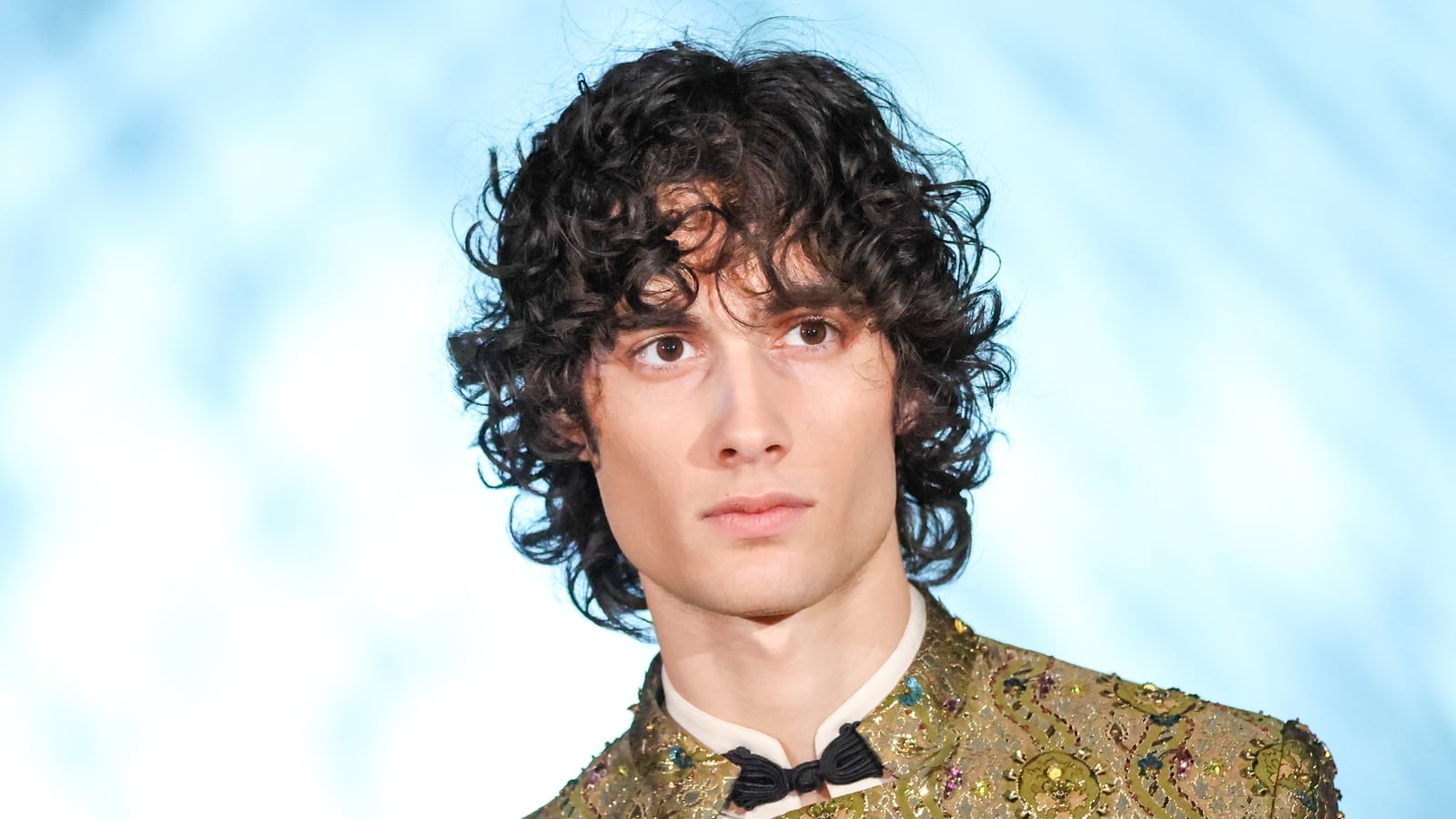 SOMBR Joined by Cranberries' Hogan Brothers for Linger in Dublin