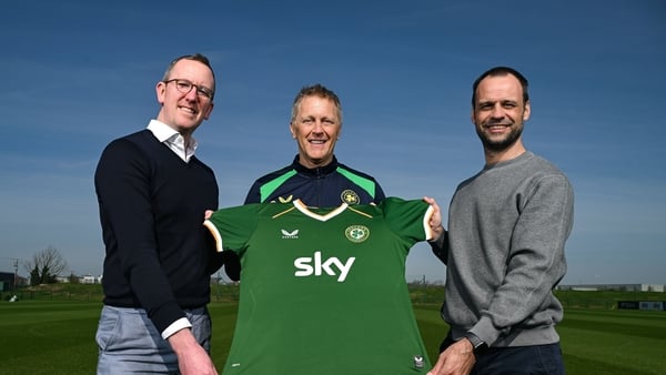 19 March 2026; Republic of Ireland men's head coach Heimir Hallgrímsson with FAI chief executive officer David Courell, left, and FAI director of football John Martin, right, at the announcement of Heimir Hallgrimsson signing a new contract as Republic of