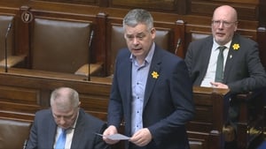 Pearse Doherty TD Urlabhraí Airgeadais Shinn Féin & Cuan Ó Seireadáin : Eagraí Polaitiúil RnaG. show image