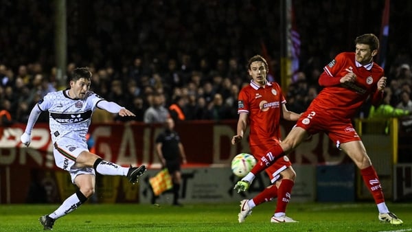 16 March 2026; Sean Gannon of Shelbourne blocks the shot of Colm Whelan of Bohemians during the SSE Airtricity Men's Premier Division match between Shelbourne and Bohemians at Tolka Park in Dublin. Photo by Paul Phelan/Sportsfile