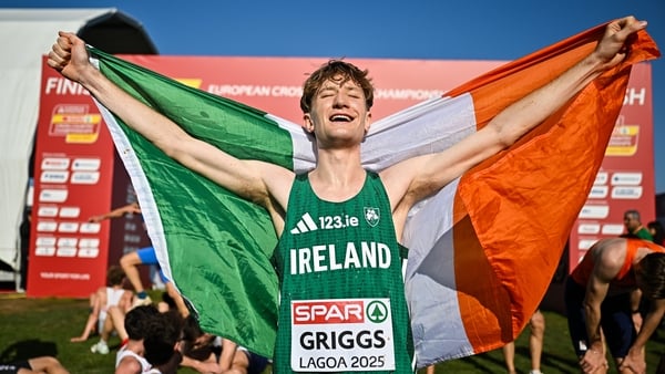 14 December 2025; Nick Griggs of Ireland celebrates winning the U23 men's race at the 2025 SPAR European Cross Country Championships in Lagoa, Portugal. Photo by Sam Barnes/Sportsfile