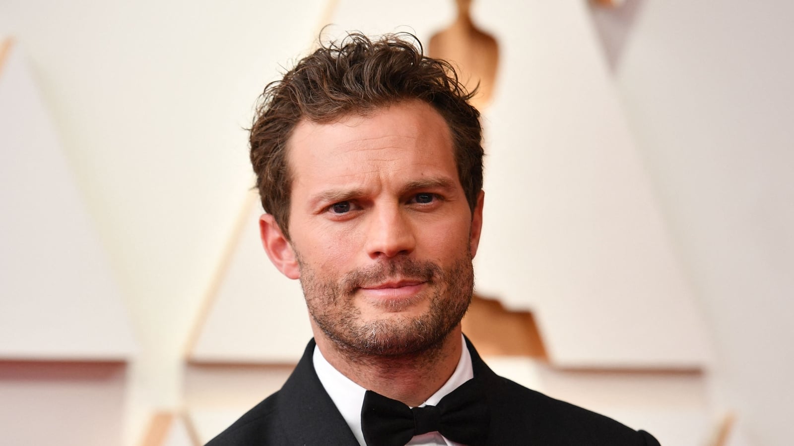 Jamie Dornan among Saturday Night Live UK hosts