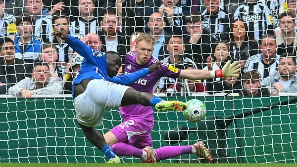Sunderland's Dutch striker #09 Brian Brobbey (L) scores his team's second goal during the English Premier League football match between Newcastle United and Sunderland at St James' Park in Newcastle-upon-Tyne, north east England on March 22, 2026. (Photo