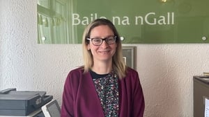 Deirdre Ághas show image