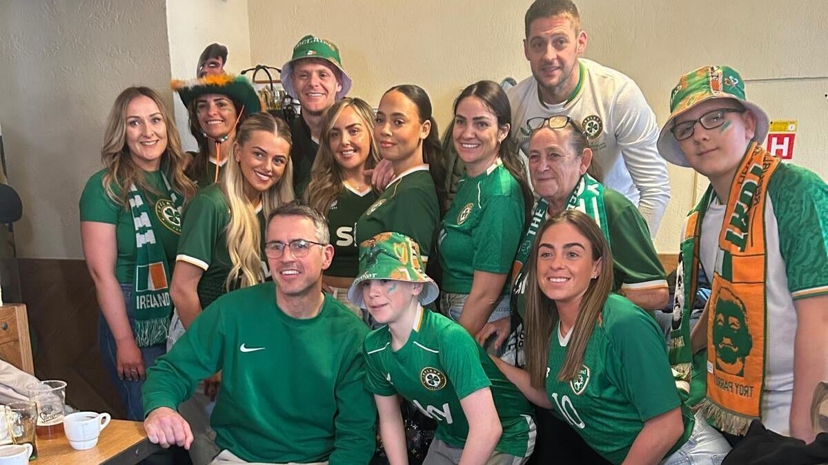 Troy Parrott's family in Prague