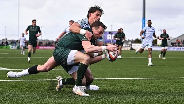 28 March 2026; Jack Carty of Connacht beats Jack Walsh of Ospreys to the ball as he races back to gather possession before touching down for a 22 metre drop out and prevent a try for Ospreys during the United Rugby Championship match between Connacht and