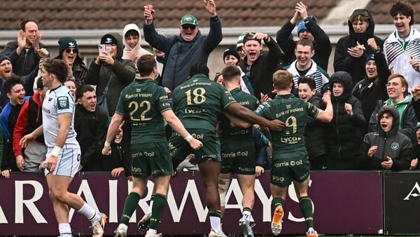 28 March 2026; Connacht players and supporters celebrate a late try by Matthew Devine during the United Rugby Championship match between Connacht and Ospreys at Dexcom Stadium in Galway. Photo by Piaras Ó Mídheach/Sportsfile