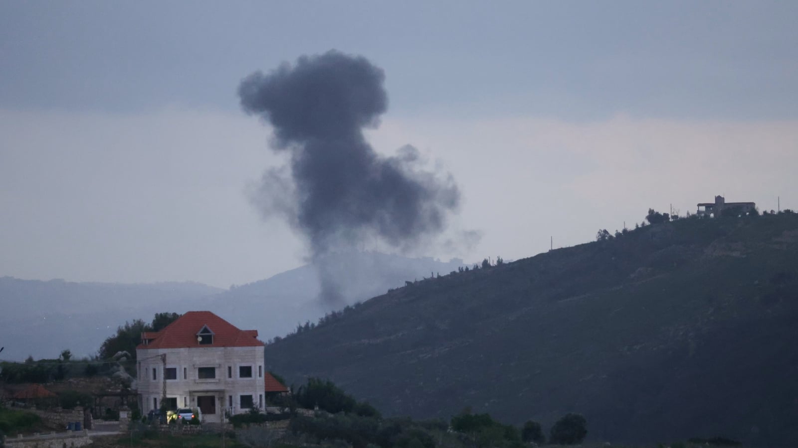 Explosion in south Lebanon kills UNIFIL peacekeeper
