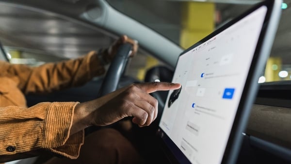 touch screen navigation in car