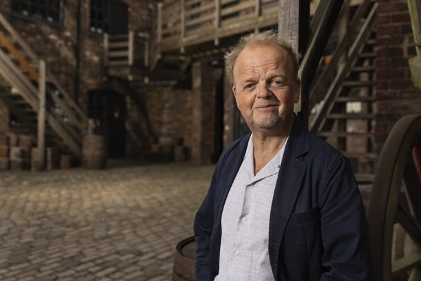Toby Jones 