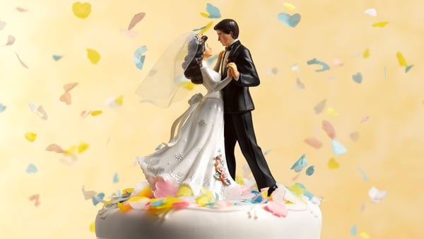 Dancing wedding cake figurines