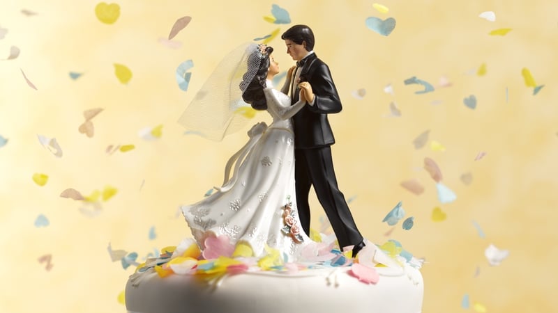 Dancing wedding cake figurines