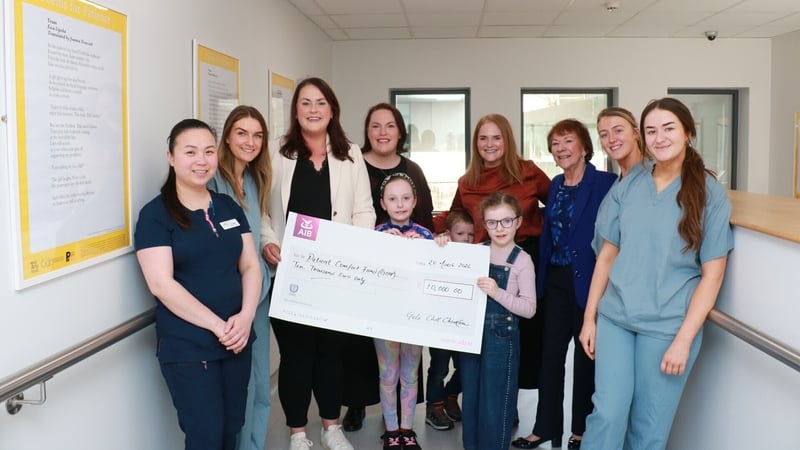 From left: Monique Mulholland, Clinical Nurse Manager 2, Corrib Ward; Kate Ryan, Staff Nurse, Corrib Ward; Anna McDonagh, Daughter; Stephanie McDonagh, Daughter; Áine Meehan, Granddaughter; Cúnla MacDonnacha, Grandson; Laura McDonagh, Daughter; Úna Meehan