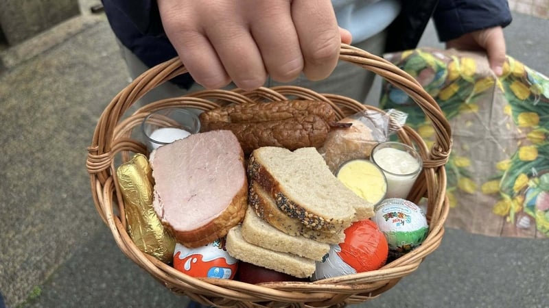 Prahógs, pleadógs, pruthógs & clúdógs – an Irish Easter picnic