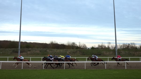 CHELMSFORD, ENGLAND - MARCH 26: Runners and riders compete in race two at Chelmsford City Racecourse on March 26, 2026 in Chelmsford, England. (Photo by Julian Finney/Getty Images)