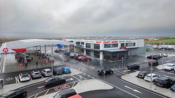 picture of the banner plaza at junction 12 on the m18