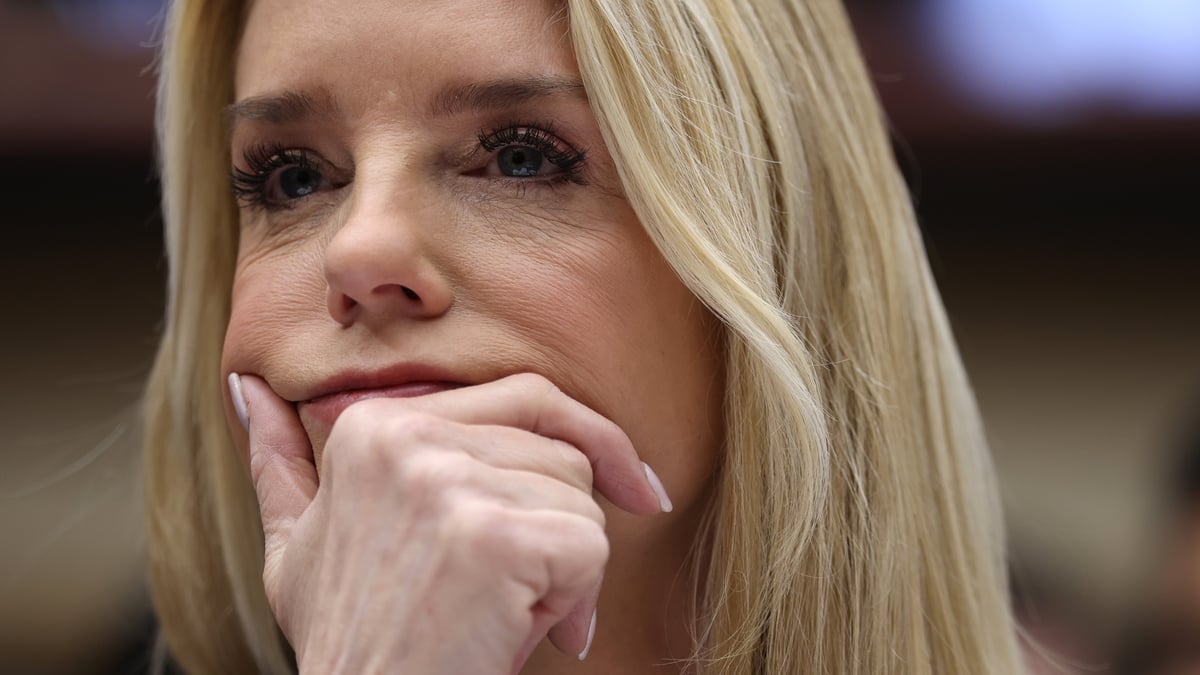 Trump replaces Bondi with former personal lawyer