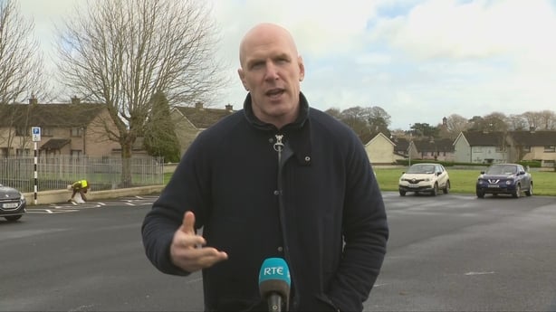 Paul O'Connell attending the clean up in Limerick