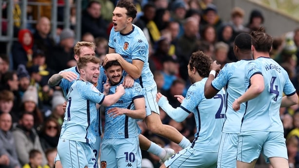 OXFORD, ENGLAND - APRIL 03: Mohamed Belloumi of Hull City celebrates scoring his team's first goal with teammates during the Sky Bet Championship match between Oxford United and Hull City at Kassam Stadium on April 03, 2026 in Oxford, England. (Photo by Alex Pantling/Getty Images)