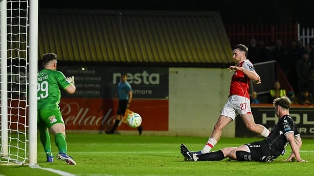 3 April 2026; Ryan Edmondson of St Patrick's Athletic scores his side's second goal during the SSE Airtricity Men's Premier Division match between St Patrick's Athletic and Sligo Rovers at Richmond Park in Dublin. Photo by Paul Phelan/Sportsfile
