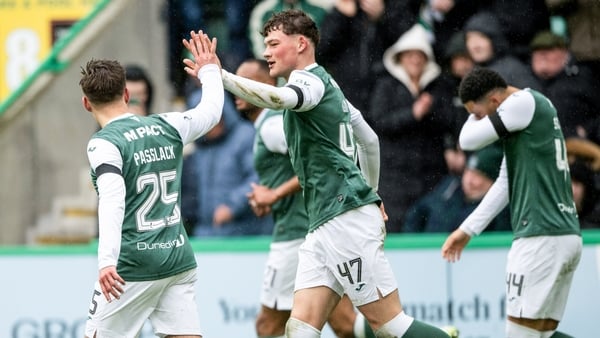 Owen Elding (c) of Hibernian