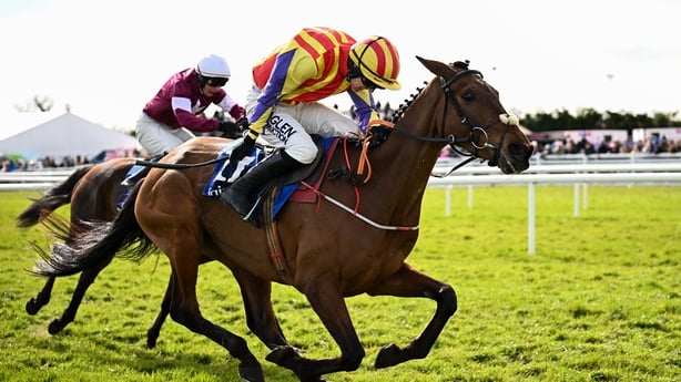 Zanoosh (nearest), with Brian Hayes up, on their way to winning the Irish Stallion Farms EBF Honeysuckle Mares Novice Hurdle at Fairyhouse, April 2026