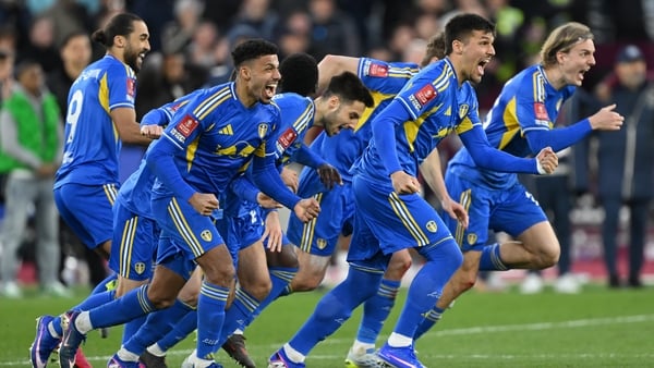 LONDON, ENGLAND - APRIL 05: Players of Leeds United celebrate following the teams victory in the penalty shootout during the Emirates FA Cup Quarter Final match between West Ham United and Leeds United at London Stadium on April 05, 2026 in London, Englan