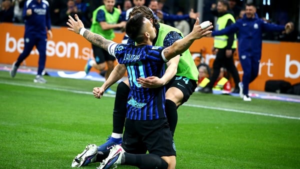 Lautaro Martinez of FC Internazionale celebrates with teammates after scoring their team's third goal ,during the Serie A match between FC Internazionale and AS Roma at Giuseppe Meazza Stadium on April 05, 2026 in Milan