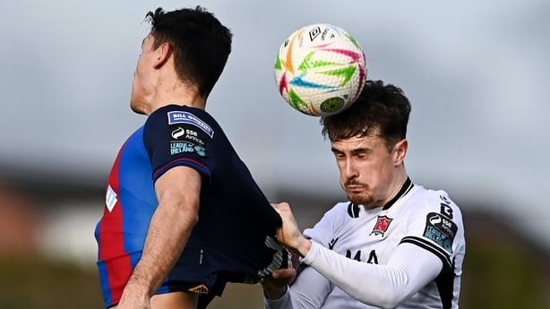 6 April 2026; Harvey Warren of Dundalk in action against Max Mata of St Patrick's Athletic during the SSE Airtricity Men's Premier Division match between Dundalk and St Patrick's Athletic at Oriel Park in Dundalk, Louth. Photo by Ben McShane/Sportsfile