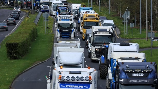 A convoy of trucks, vans and tractors pictured this morning on the N4 eastbound at Palmerstown in Dublin