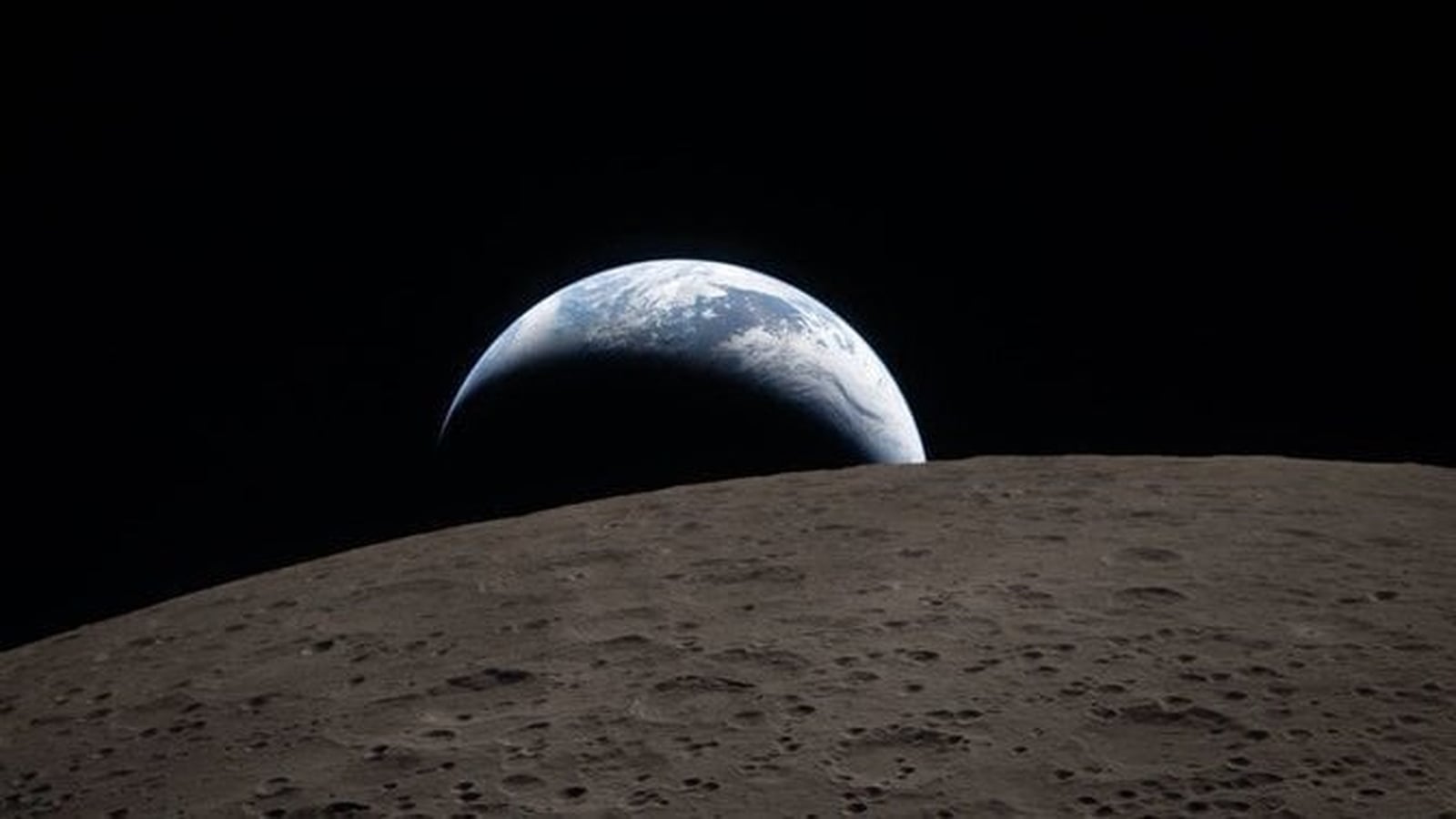 NASA releases picture of Earthset shot by Artemis crew