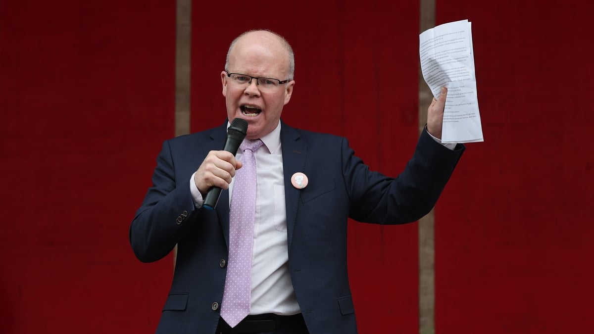 an TD Peadar Tóibín :  Ceannaire pháirtí Aontú.