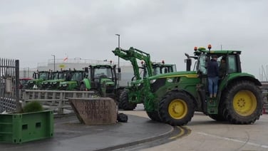 Fuel price protesters block harbour in Galway