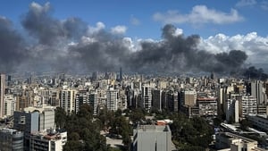 Mícheál Ó hUanacháin : Tráchtaire ar Chúrsaí an Mheán Oirthir. show image