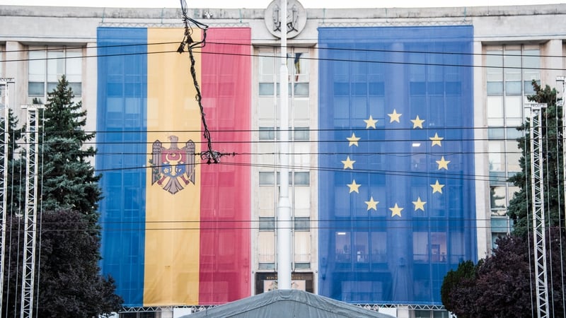 Ireland backs Moldova EU bid and signs licence deal