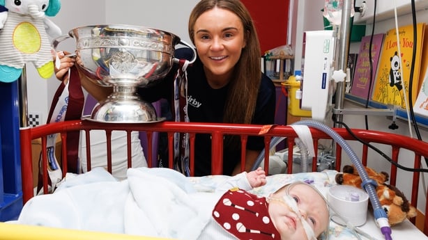 Galway camogie Mairéad Dillon on a visit to Temple Street