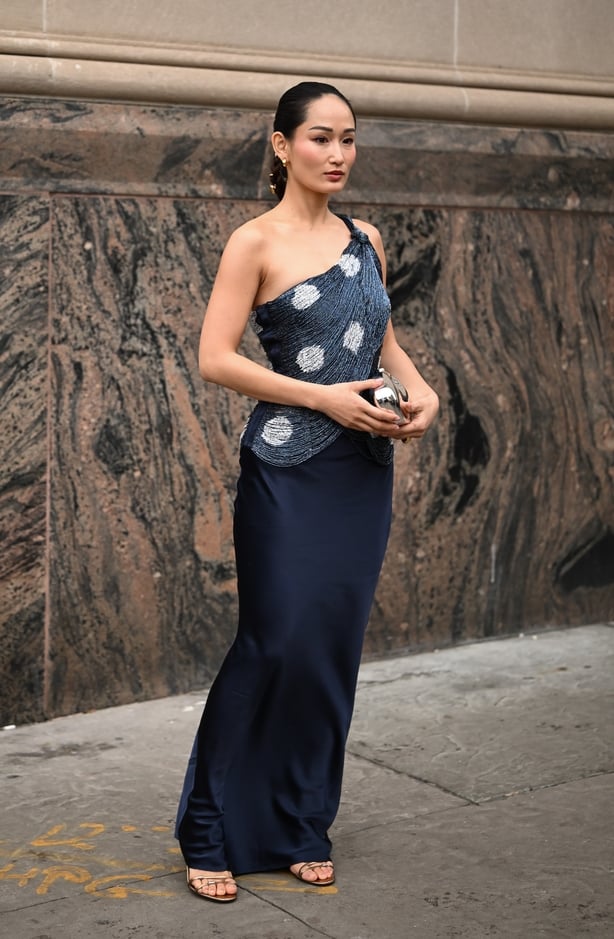  Isabel Tan 