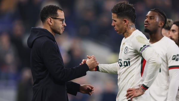 Liam Rosenior, Manager of Chelsea, shakes hands with Enzo Fernandez after the Premier League match between Everton and Chelsea at Hill Dickinson Stadium on March 21, 2026 in Liverpool, England.