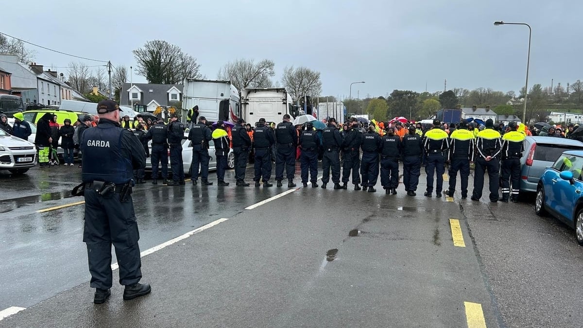 Protests at fuel depots and gridlock on the roads